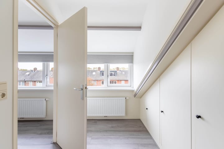 Photo 31 of Van Hogendorplaan 53