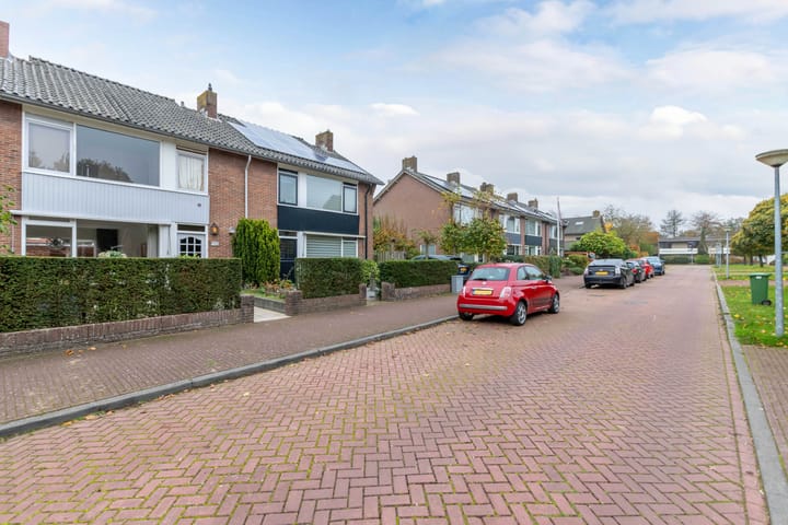 Photo 39 of Van Hogendorplaan 53