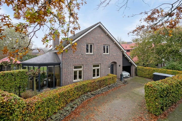 Foto 1 van Wethouder Teunissenstraat 26