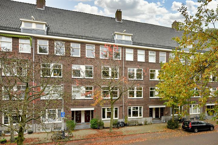 Bekijk foto 1 van Warmondstraat 71-3