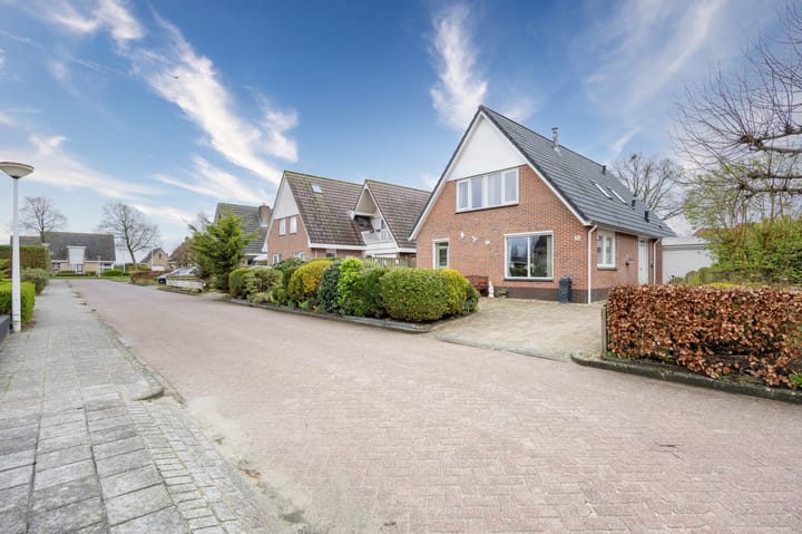 Photo 6 of Broedertrouw 12