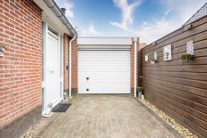 Photo 55 of Broedertrouw 12