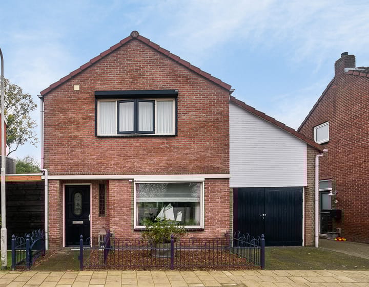 Photo 1 of Plevierstraat 8