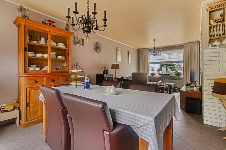 Photo 7 of Plevierstraat 8