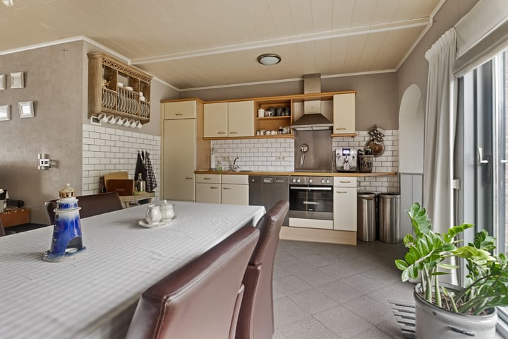 Photo 8 of Plevierstraat 8