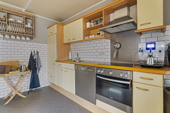 Photo 9 of Plevierstraat 8