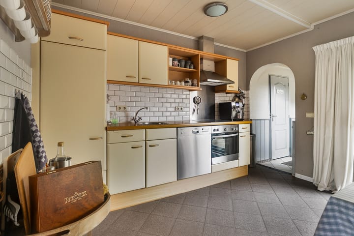 Photo 10 of Plevierstraat 8