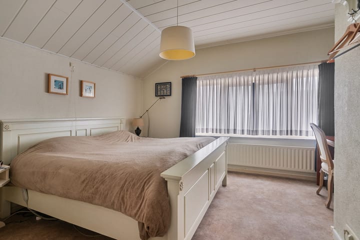 Photo 17 of Plevierstraat 8