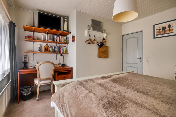 Photo 18 of Plevierstraat 8