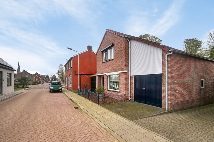 Bekijk foto 30 van Plevierstraat 8