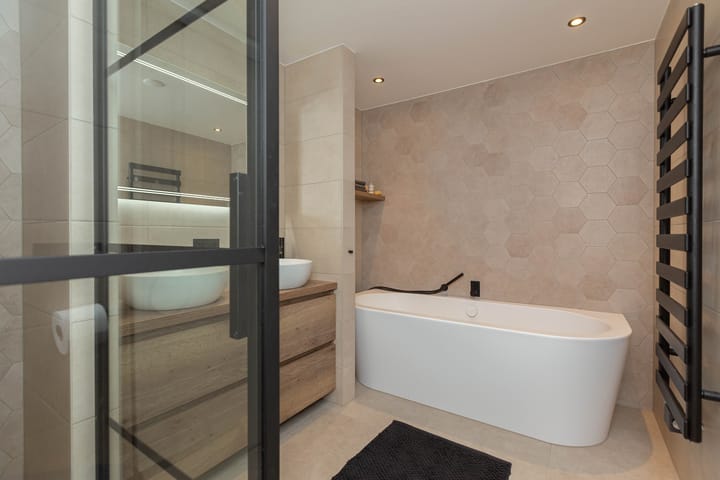 Photo 37 of Watersnip 59