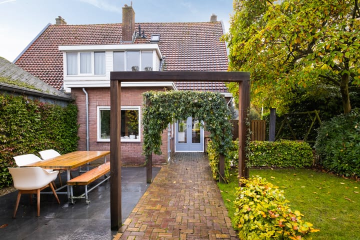 Foto 35 van Rozenlaan 14