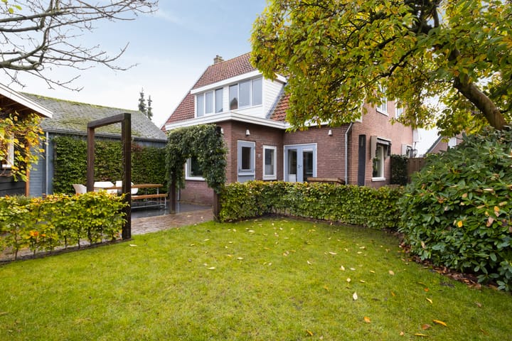 Foto 44 van Rozenlaan 14