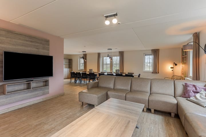 Foto 9 van Trancheeweg 7-522