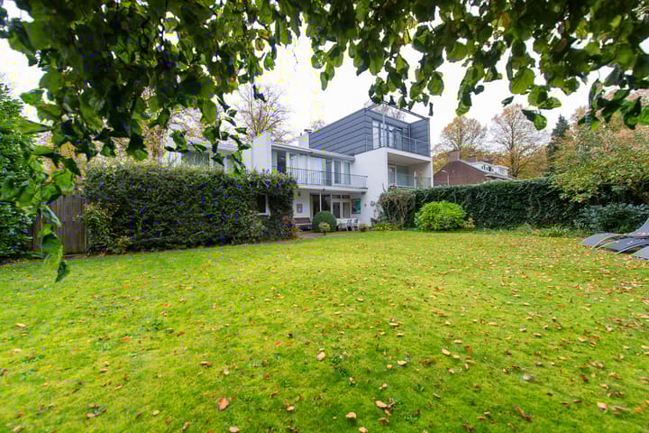 Foto 19 van Burgemeester Rauppstraat 22