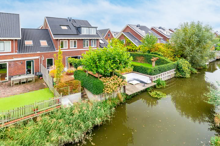 Foto 1 van Rechtsbuitenstraat 24