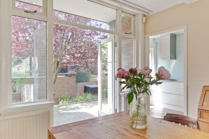 Foto 14 van Johan de Wittlaan 110