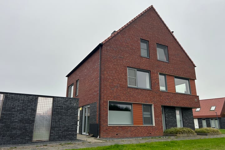 Bekijk foto 1 van Willem Alexanderstraat 146