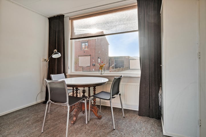 Bekijk foto 9 van Graaf Engelbrechtstraat 42