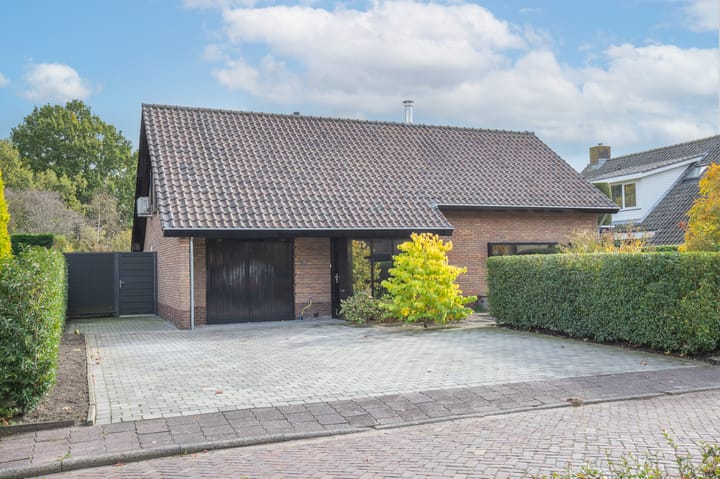 Foto 2 van Rozenhaag 29