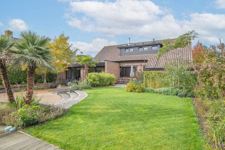 Foto 1 van Rozenhaag 29