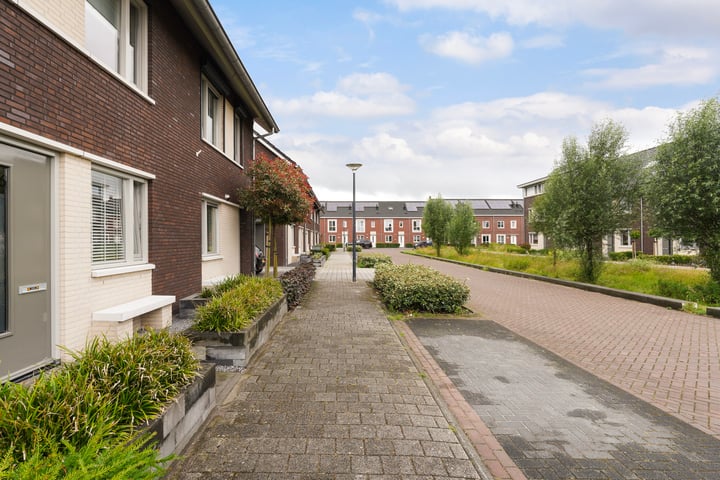 View photo 40 of Kees en Henny de Ruijterstraat 16