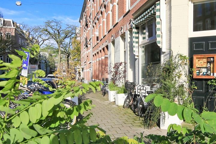 View photo 30 of Pieter Baststraat 13-1