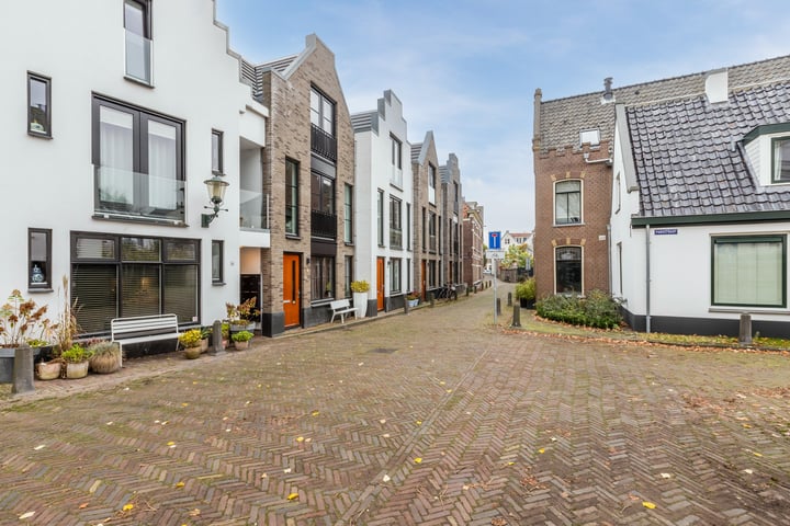 View photo 25 of Baanstraat 32-H