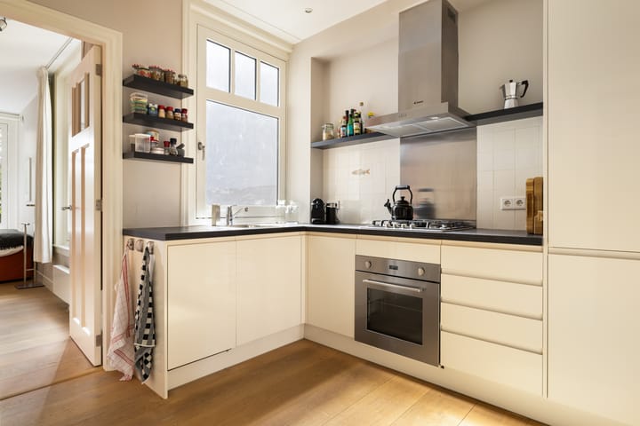 Photo 12 of Nieuwe Kerkstraat 36-2