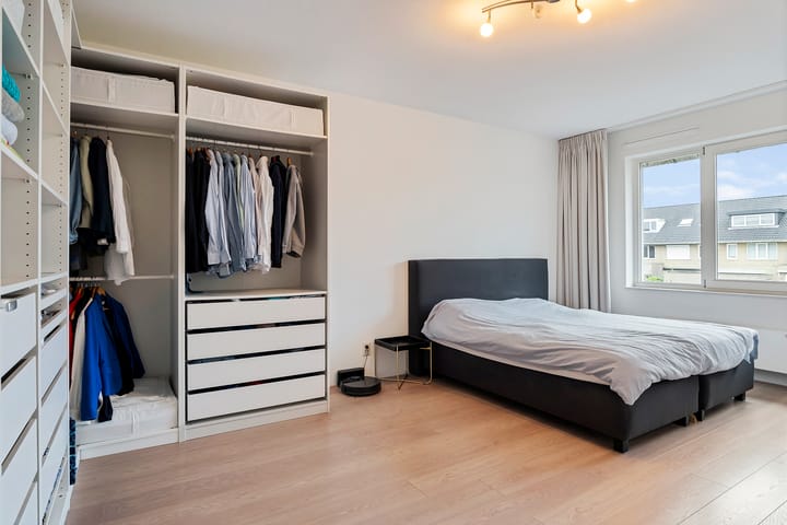 Foto 21 van Corsica 34