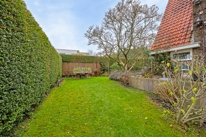 Foto 38 van Stationsweg 2