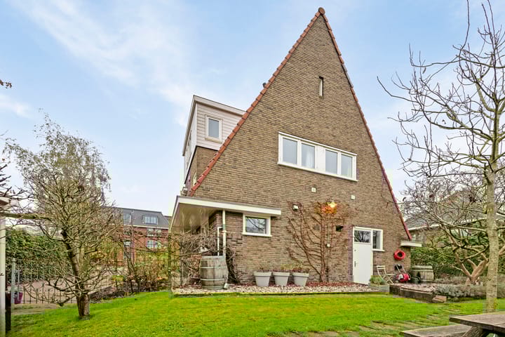 Foto 40 van Stationsweg 2