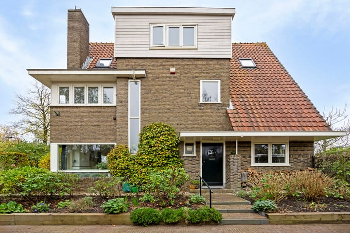 Foto 42 van Stationsweg 2