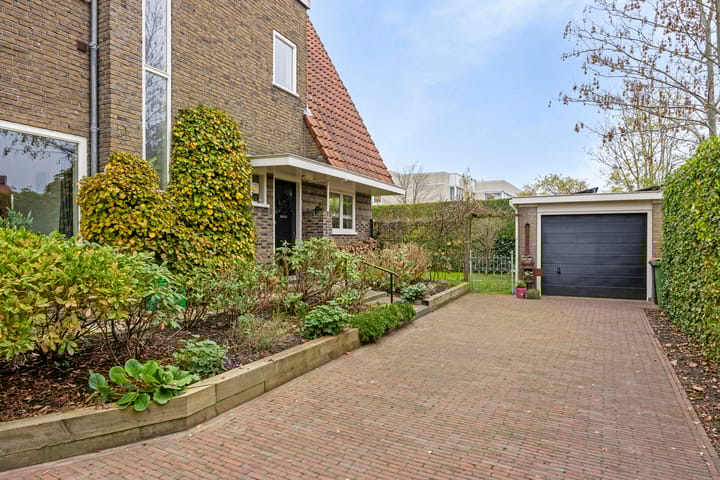 Foto 44 van Stationsweg 2