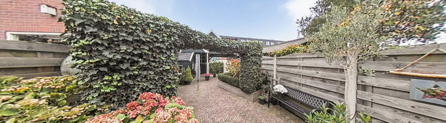 View 360° photo of Achtertuin of Prins Hendrikstraat 13