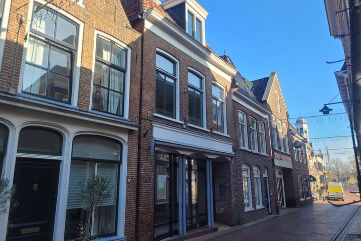 View photo 2 of Nauwstraat 6