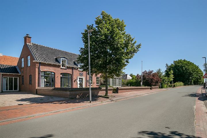 Hoofdweg 40, Holwierde