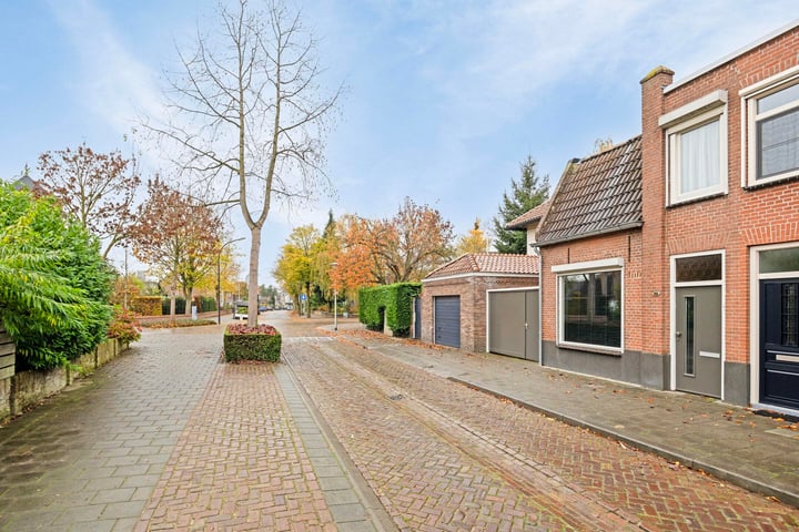 View photo 21 of Teugenaarsstraat 22