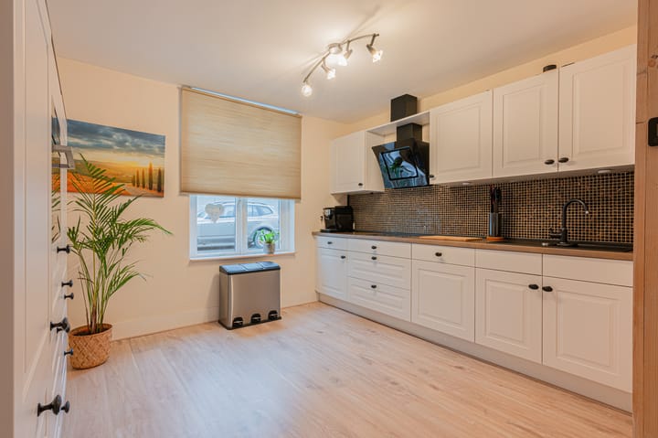 Photo 3 of Rhederweg 6