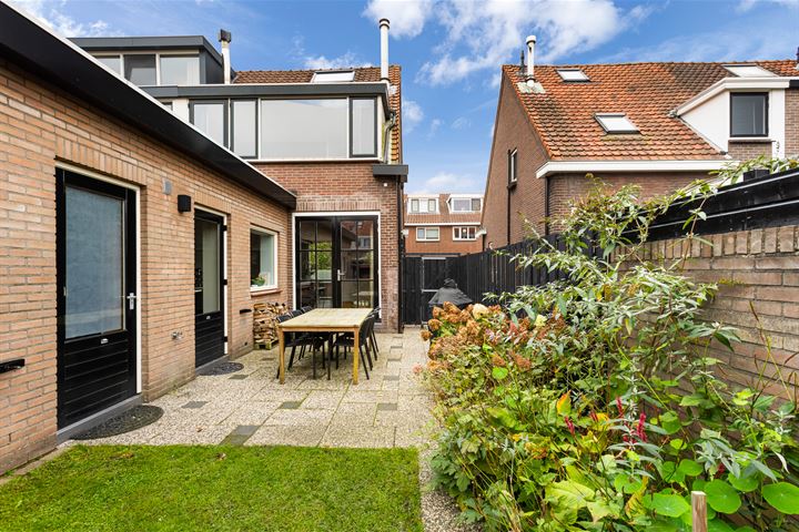 View photo 35 of Oranjestraat 25