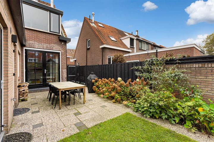 View photo 36 of Oranjestraat 25