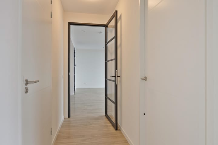 Foto 24 van Vincent van den Heuvellaan 373