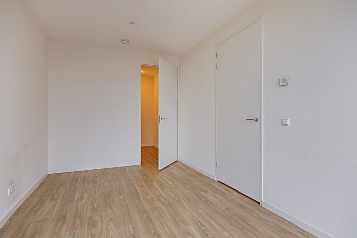 Foto 26 van Vincent van den Heuvellaan 373