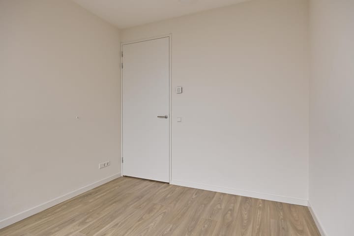 Foto 29 van Vincent van den Heuvellaan 373