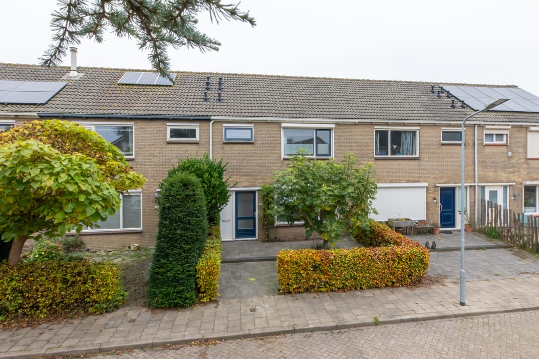 Photo 1 of de Ruyterstraat 28