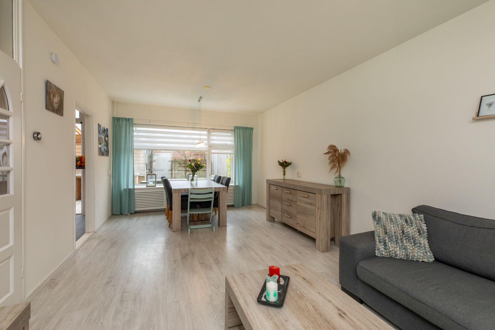 Photo 6 of de Ruyterstraat 28