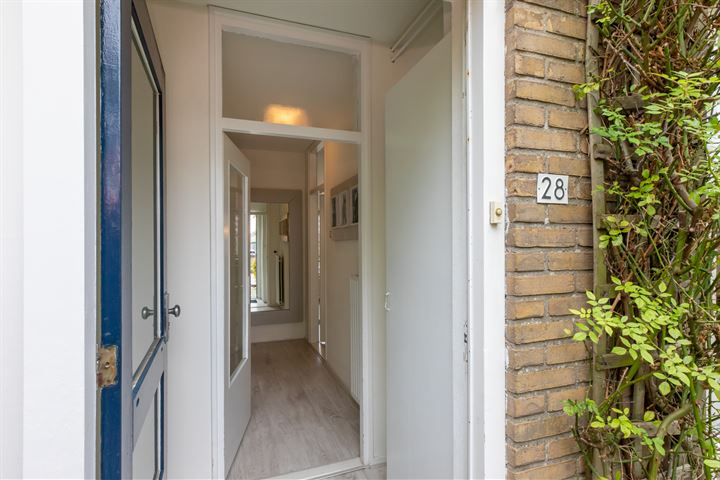 Bekijk foto 14 van de Ruyterstraat 28