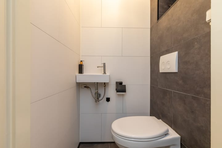 Foto 15 van de Ruyterstraat 28