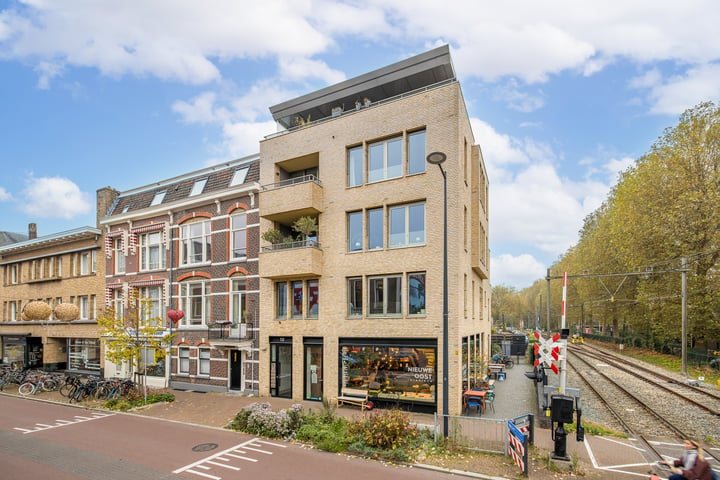 View photo 9 of Burgemeester Reigerstraat 10-B