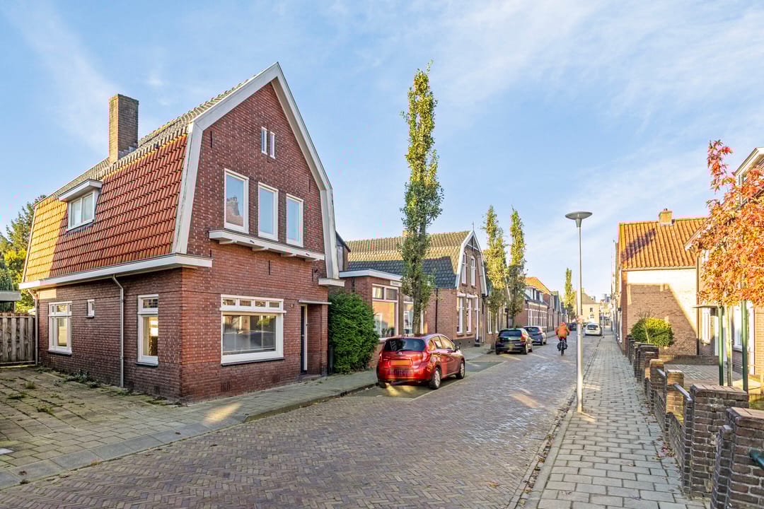 Photo 2 of Schoolstraat 42